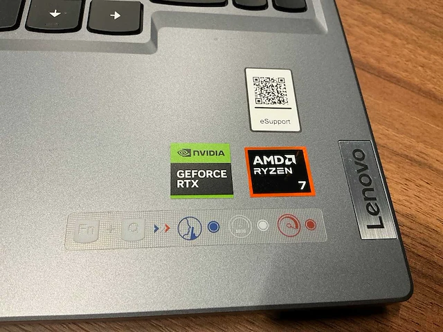 Laptop - lenovo - 83dh - afbeelding 2 van  8
