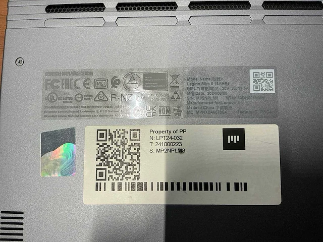 Laptop - lenovo - 83dh - afbeelding 4 van  8