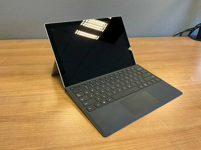 Laptop - microsoft corporation - surface pro 7 - afbeelding 1 van  6