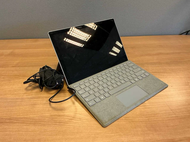 Laptop - microsoft corporation - surface pro - afbeelding 1 van  5