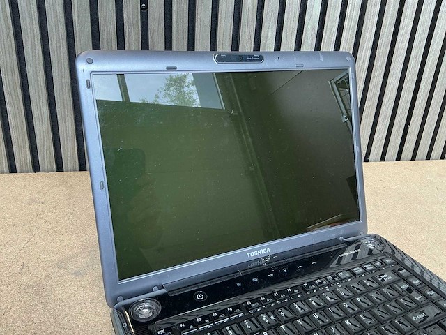 Laptop - toshiba - satellite a300d - afbeelding 4 van  7