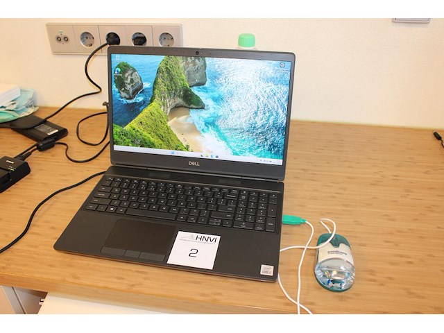 Laptop dell model precision 7550 met 16 gb ram, 500 gb ssd en intel core i7-10875h cpu met windows 11 pro. - afbeelding 1 van  4