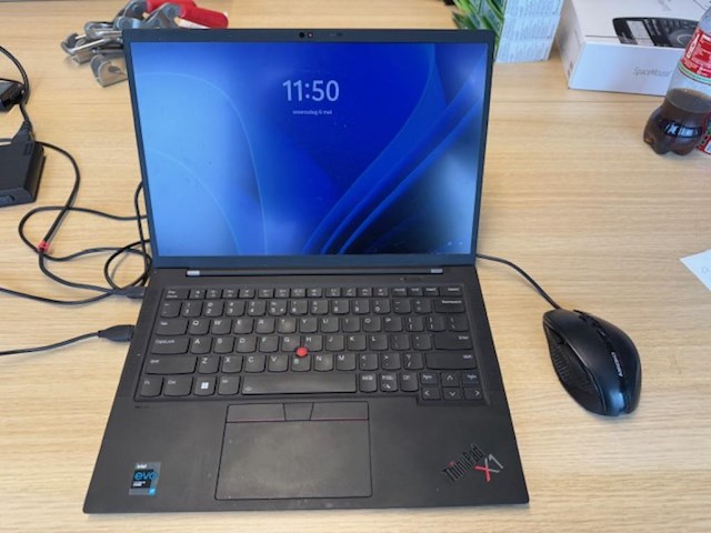 Laptop lenovo thinkpad x1 met 500 gb harde schijf, 128 mb grafische kaart, 16 gb intern geheugen, 11e gener... - afbeelding 1 van  4