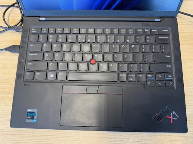 Laptop lenovo thinkpad x1 met 500 gb harde schijf, 128 mb grafische kaart, 16 gb intern geheugen, 11e gener... - afbeelding 2 van  4