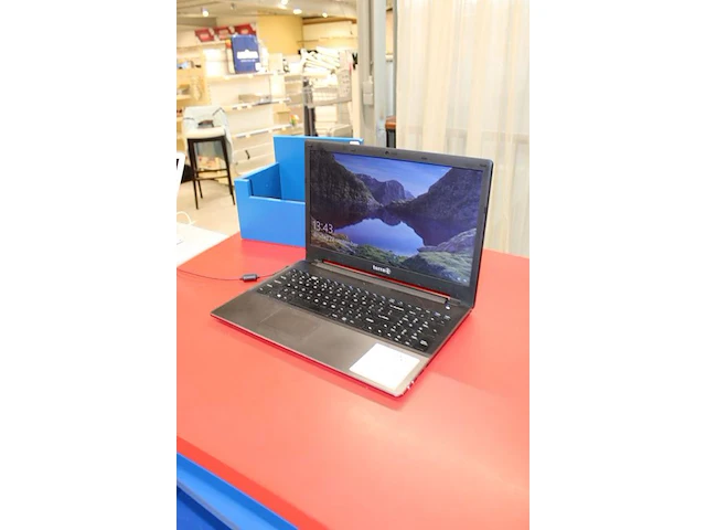 Laptop terra mobile 1513a. 233 gb hdd. 4 gb werkgeheugen. een toetskapje van f3 ontbreekt - afbeelding 2 van  4