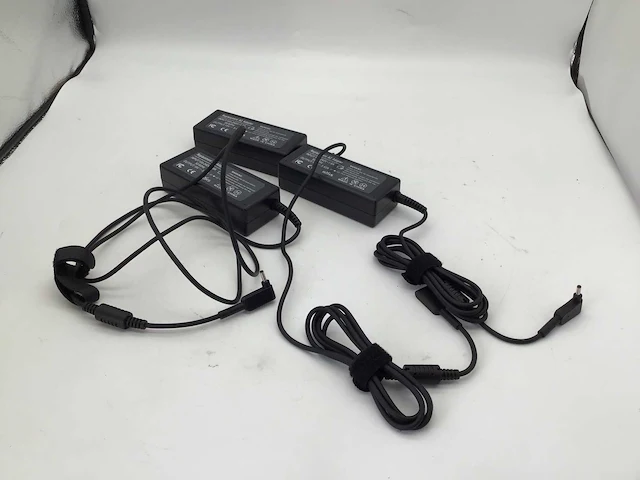 Laptop voedingen computeronderdeel (3x) - afbeelding 1 van  3