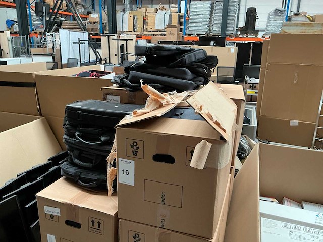 Laptoptassen (circa 230 stuks) - afbeelding 1 van  4