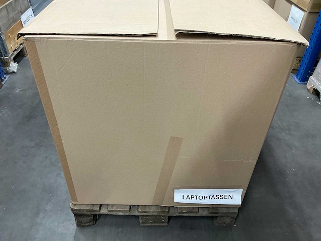 Laptoptassen volle doos - afbeelding 3 van  3