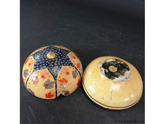 Laqué dekseldoos - afbeelding 5 van  5