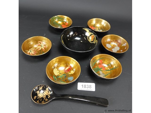 Laqué oosterse pindaset met lepel - afbeelding 2 van  5