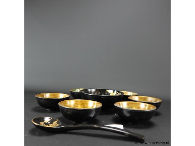 Laqué oosterse pindaset met lepel - afbeelding 3 van  5