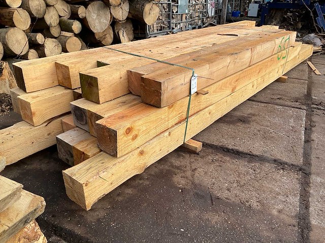 Lariks en douglas balken 150x150 mm (18x) - afbeelding 1 van  5