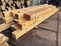 Lariks en douglas balken 150x150 mm (18x) - afbeelding 1 van  5
