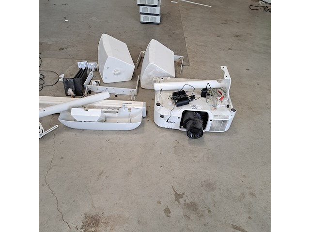 Laserbeamer set voor aula epson - afbeelding 1 van  5