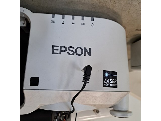 Laserbeamer set voor aula epson - afbeelding 2 van  5