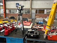 Laserliner cubus bouwlaser + statief - afbeelding 1 van  7