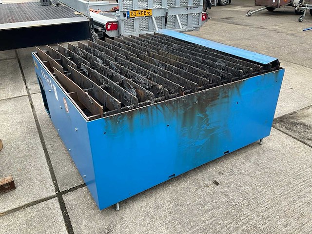 Lasersnijtafel - afbeelding 1 van  5