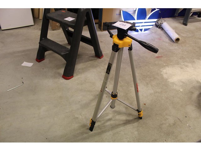 Laserstatief dewalt - afbeelding 1 van  2