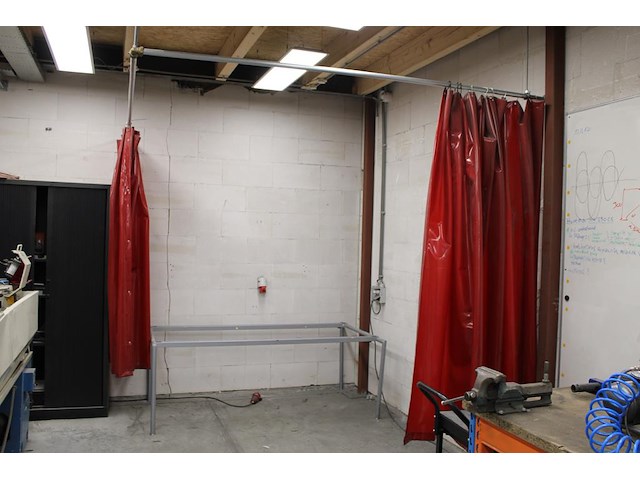 Lasgordijn cepro orange met hoekrail. hoogte 200 cm. breedte 250 + 270 cm. - afbeelding 3 van  3