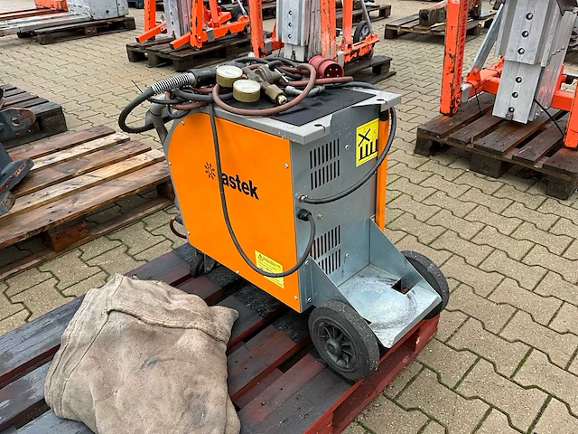 Lastek synergic.pro 2 280-4 mig lasapparaat - afbeelding 7 van  11