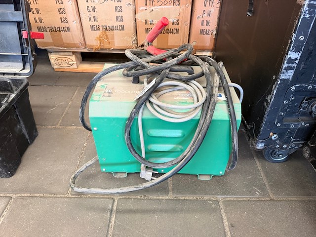 Lastransformator/lasapparaat 220v - afbeelding 1 van  4