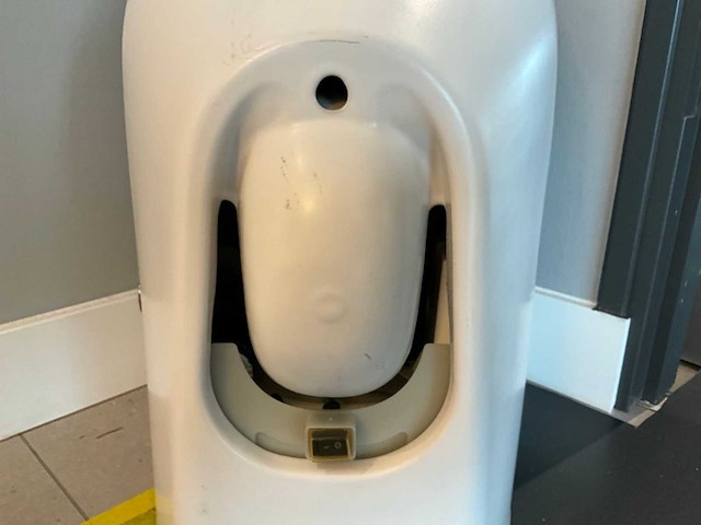 Laufen - navia 8 - wandcloset met douchefunctie - afbeelding 2 van  7