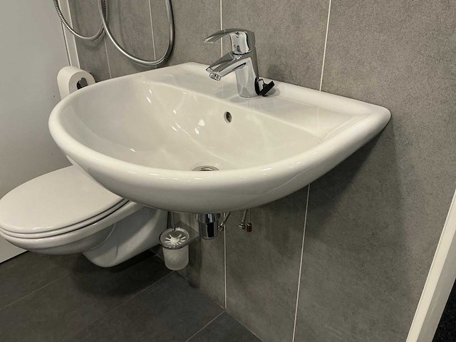 Laufen / hansgröhe badkamer opstelling - afbeelding 4 van  11