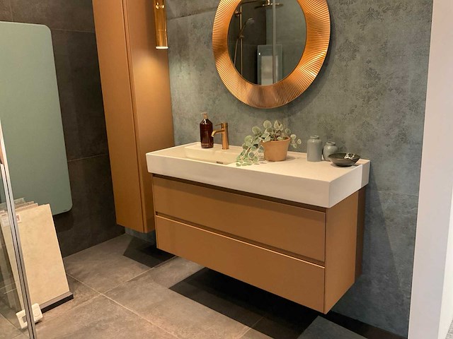 Laufen kartell badmeubel met kolomkast - afbeelding 1 van  10