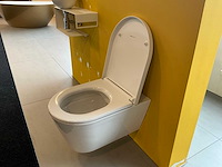 Laufen kartell randloos wandclosetopstelling - afbeelding 2 van  6