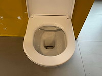 Laufen kartell randloos wandclosetopstelling - afbeelding 3 van  6