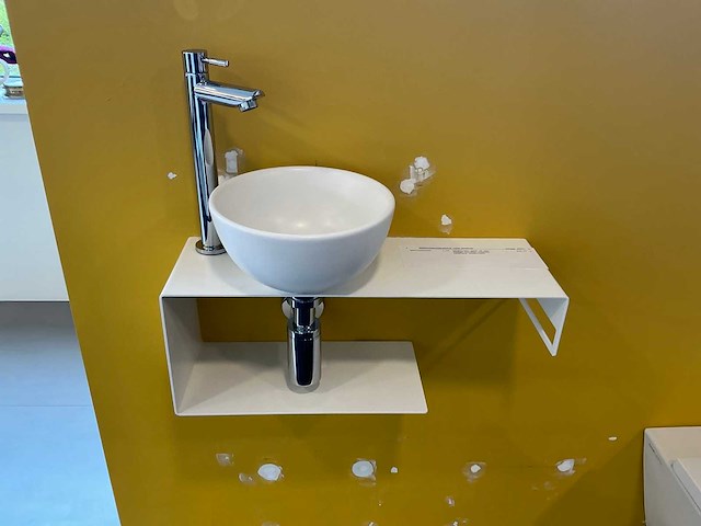 Laufen kartell randloos wandclosetopstelling - afbeelding 4 van  6