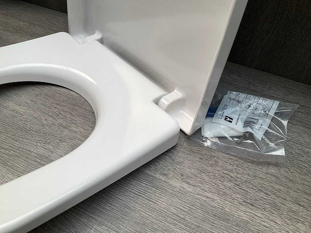 Laufen pro special afneembaar softclose antibacteriële toiletzitting - afbeelding 6 van  8