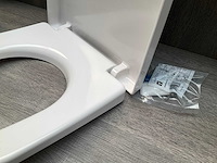 Laufen pro special afneembaar softclose antibacteriële toiletzitting - afbeelding 6 van  8