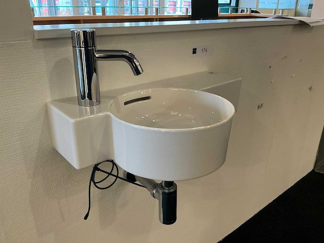 Laufen val fonteincombinatie - afbeelding 3 van  5