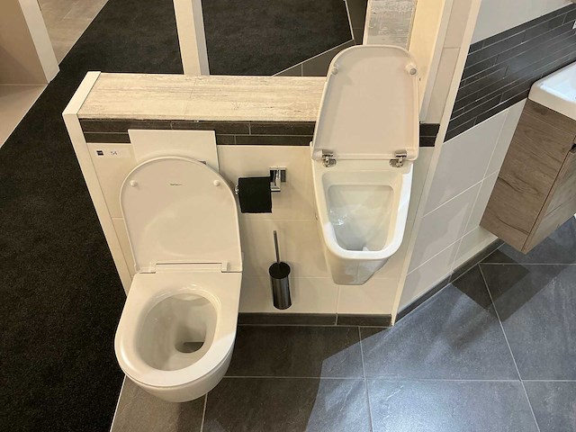 Laufen wandcloset met urinoir - afbeelding 5 van  5