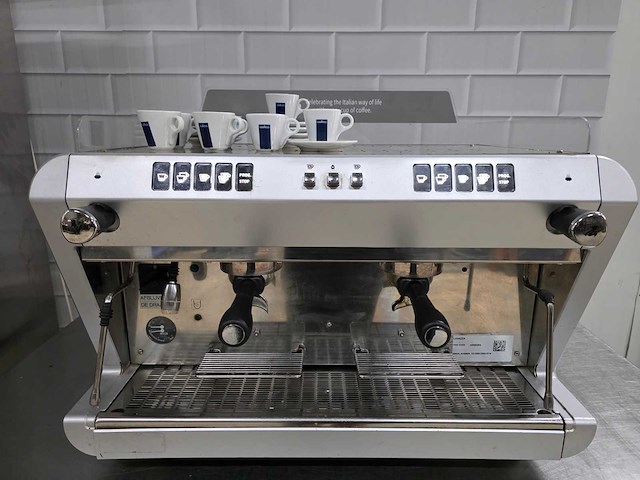 Lavazza - wega io 2 groeps - koffie- & espressomachine - afbeelding 4 van  8