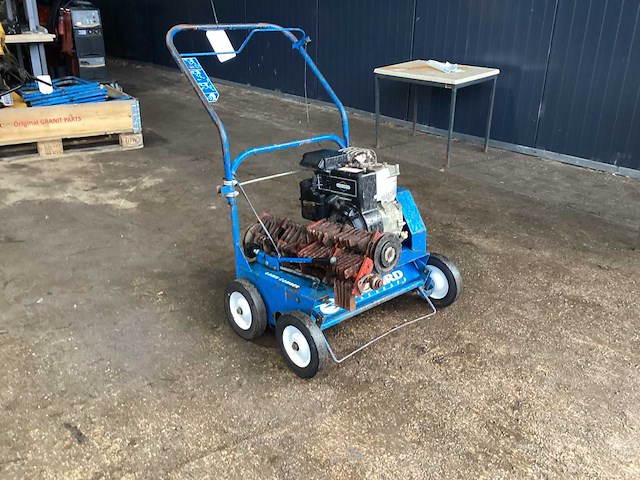 Lawn comber verticuteermachine - afbeelding 2 van  6