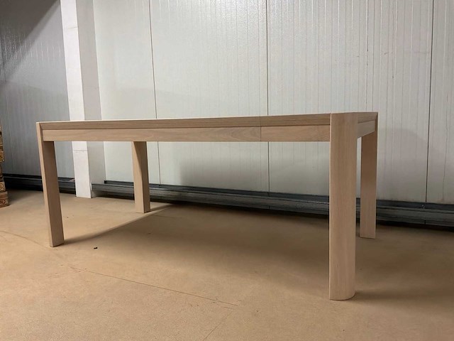 Lawrence uitschuifbare eetkamertafel - afbeelding 1 van  13