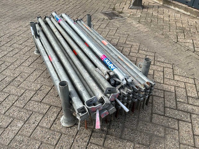 Layher allround ligger en tussenligger 1.57m (32x) - afbeelding 2 van  4