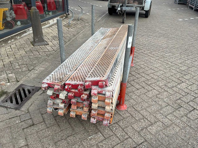 Layher allround roostervloer 2.07x0.19m (16x) - afbeelding 4 van  4