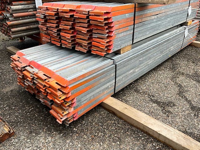 Layher allround steiger kantplank (50x) - afbeelding 2 van  2