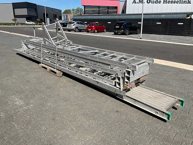 Layher aluminium dakrand-/steigerconsole systeem - afbeelding 1 van  6