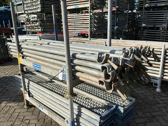 Layher hulpkorteling (2,07 m) (50x) - afbeelding 1 van  4