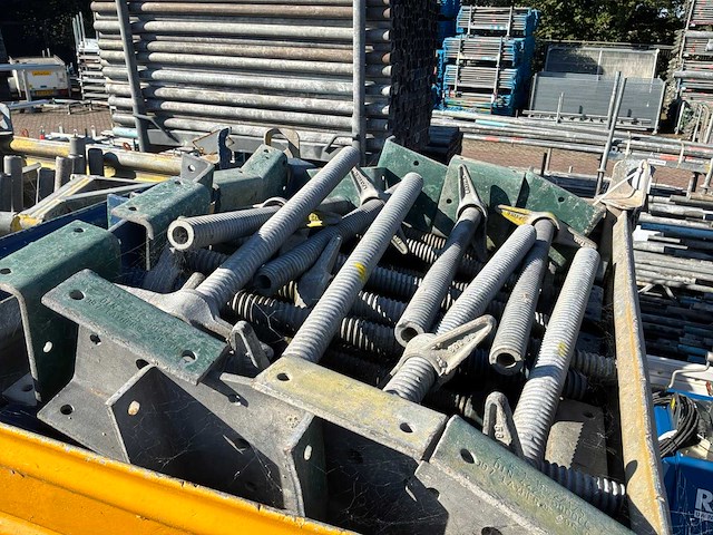 Layher kopspindel (140x) - afbeelding 2 van  3