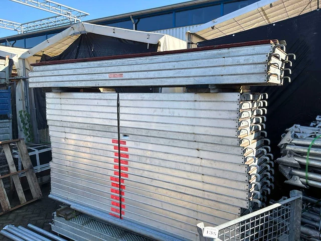 Layher o-robust steigervlonder (24x) - afbeelding 1 van  4