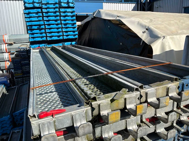Layher roostervloer (2,57 x 0,19 meter) (40x) - afbeelding 3 van  3