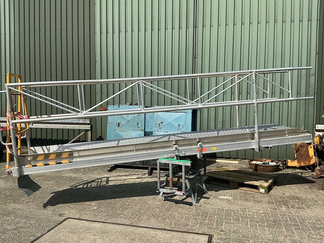 Layher roterende loopbrug werkbruggen en console - afbeelding 2 van  13