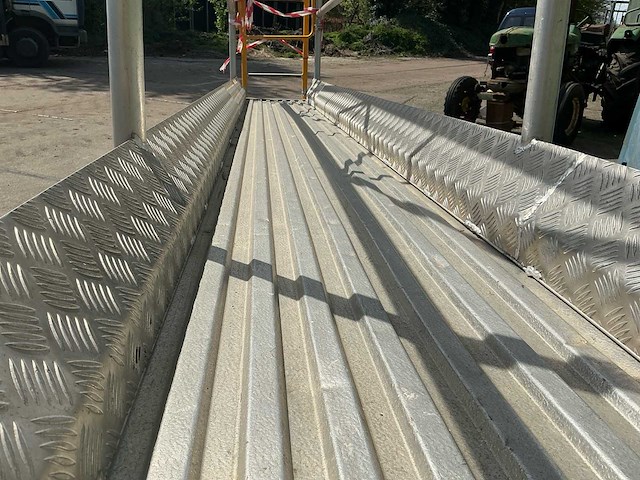 Layher roterende loopbrug werkbruggen en console - afbeelding 1 van  6