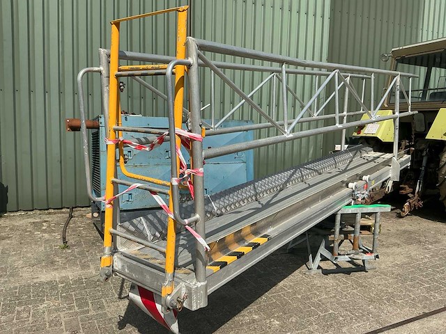 Layher roterende loopbrug werkbruggen en console - afbeelding 3 van  6