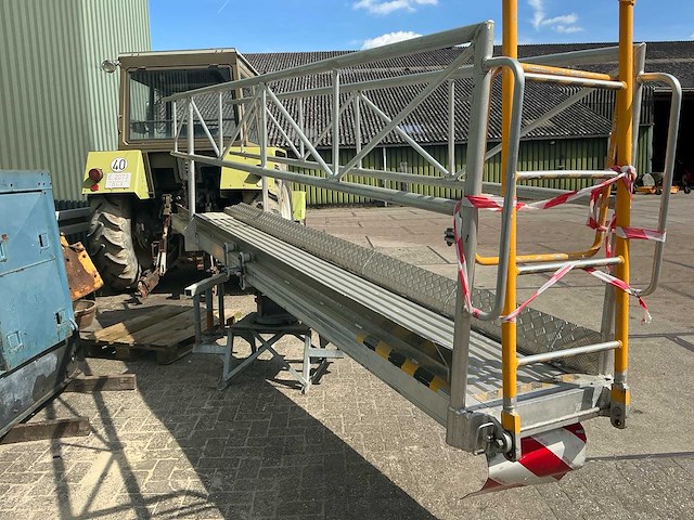 Layher roterende loopbrug werkbruggen en console - afbeelding 5 van  6